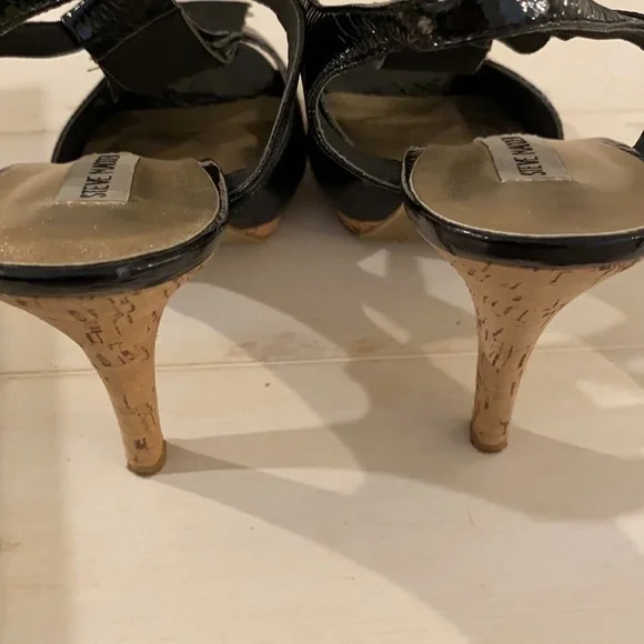 Steve Madden ECLARE Peep Toe Patent Sandal - Picture 4 of 4